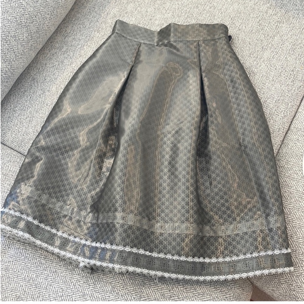 Elegant Gray Lace Trim Skirt